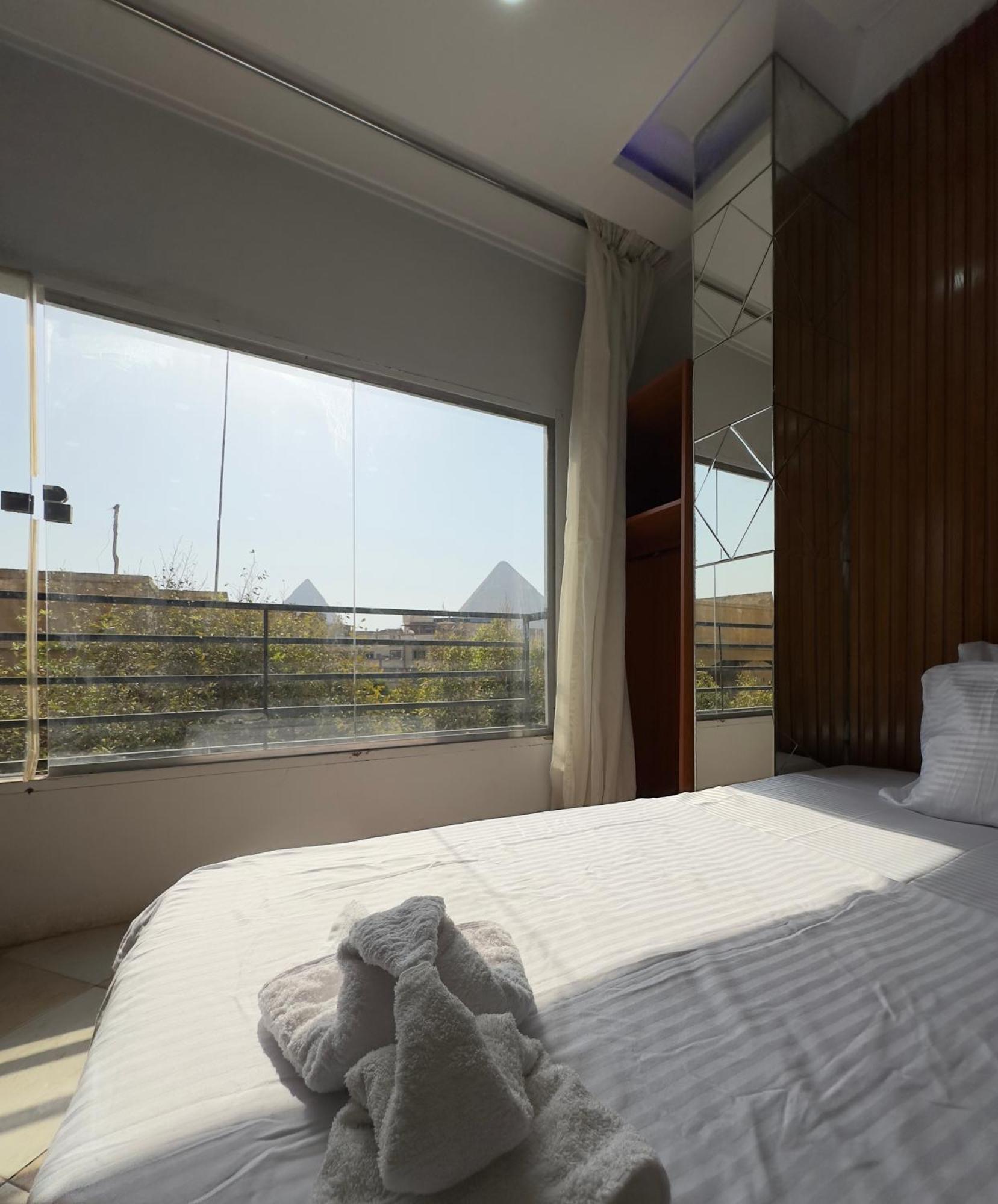 Pyramids Family Inn Kafrat al Jabal Exterior photo